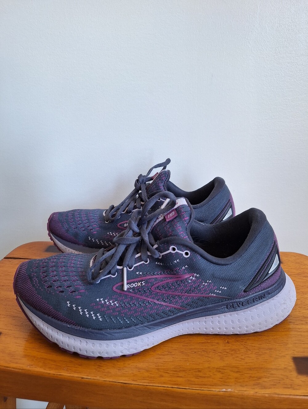 Brooks Womens 9.5B Glycerin 19 Purple